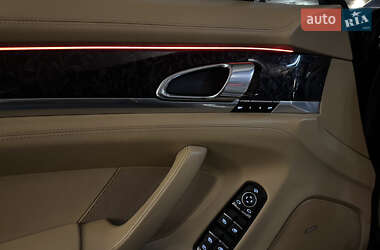 Фастбэк Porsche Panamera 2010 в 