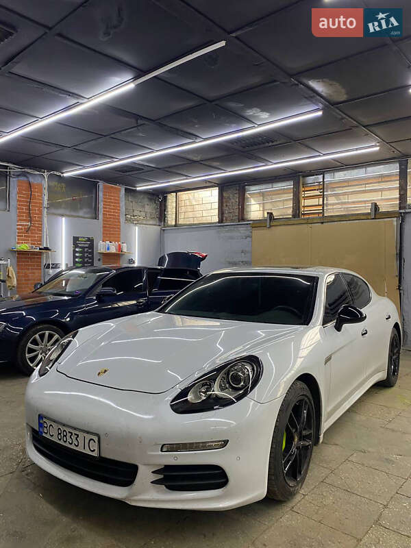 Фастбэк Porsche Panamera 2016 в 