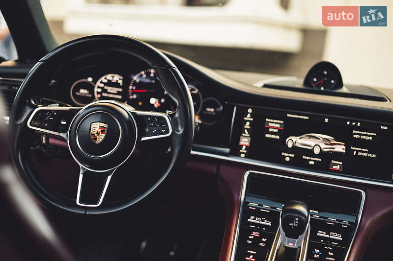 Фастбэк Porsche Panamera 2017 в Одессе