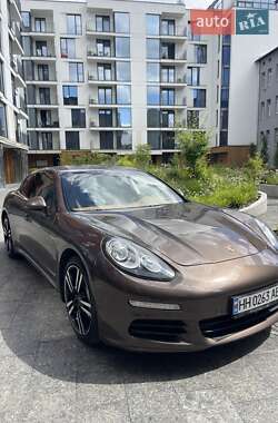Фастбек Porsche Panamera 2013 в Києві