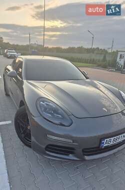 Фастбэк Porsche Panamera 2015 в Виннице