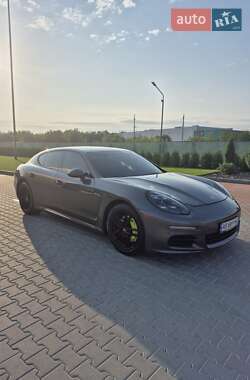 Фастбек Porsche Panamera 2015 в Вінниці
