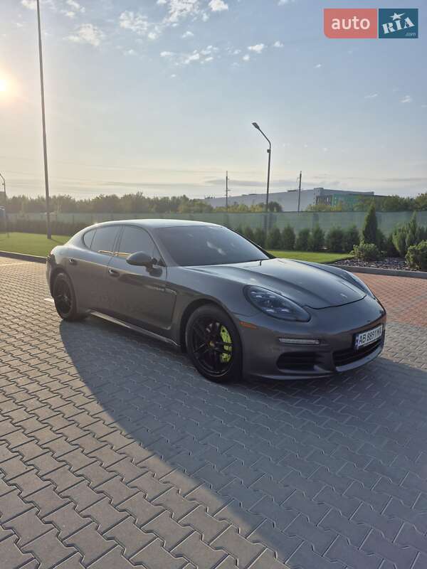 Фастбэк Porsche Panamera 2015 в Виннице фото Фастбэк Porsche Panamera 2015 в Виннице