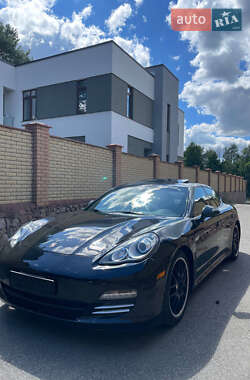 Фастбэк Porsche Panamera 2010 в Киеве