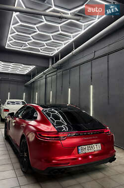Фастбэк Porsche Panamera 2017 в 