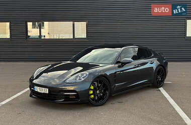 Фастбэк Porsche Panamera 2017 в Киеве