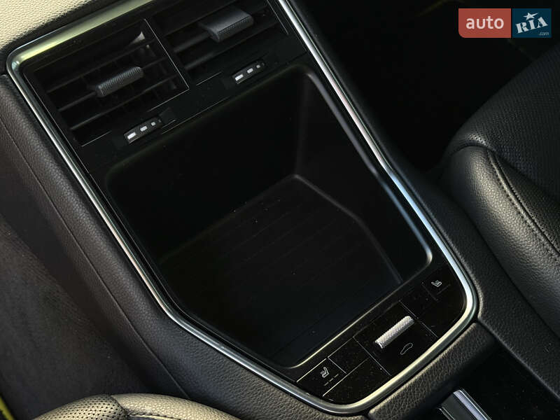 Фастбэк Porsche Panamera 2017 в Киеве