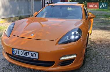Фастбек Porsche Panamera 2010 в Чернівцях