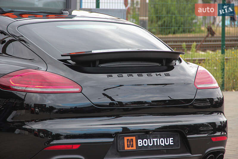 Фастбэк Porsche Panamera 2014 в Одессе