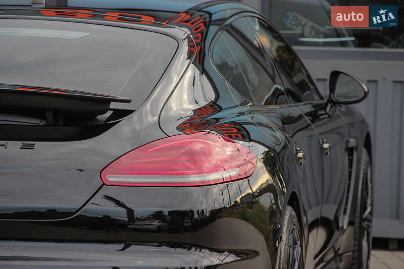 Фастбэк Porsche Panamera 2014 в Одессе