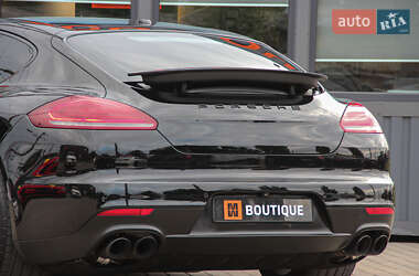 Фастбек Porsche Panamera 2014 в Одесі