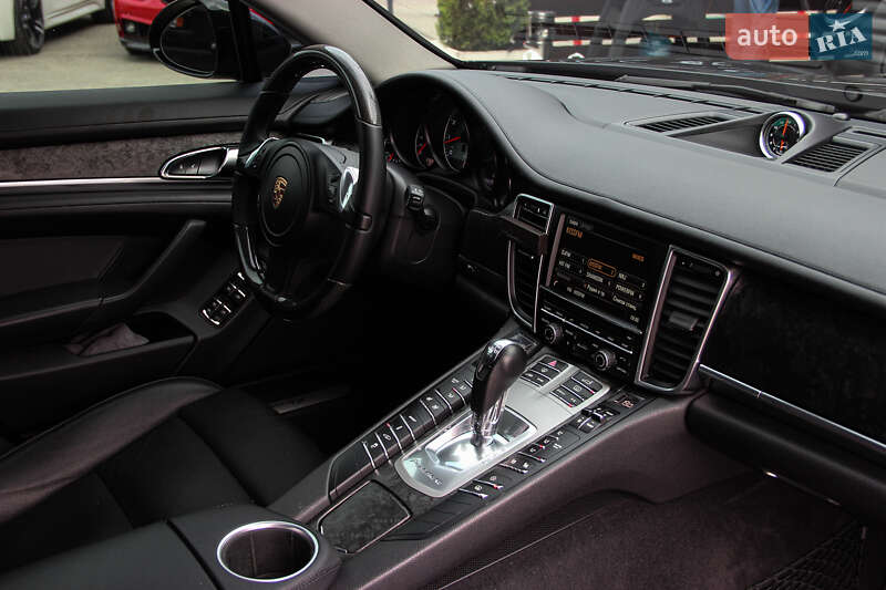 Фастбэк Porsche Panamera 2014 в Одессе
