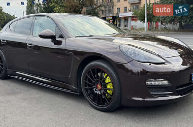 Фастбэк Porsche Panamera 2010 в 