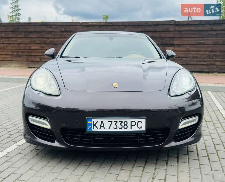 Фастбэк Porsche Panamera 2011 в Белогородке
