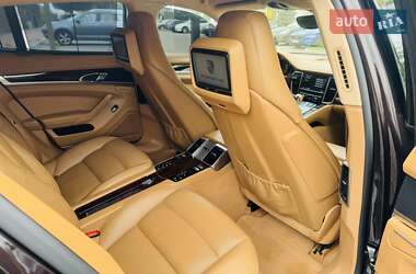 Фастбэк Porsche Panamera 2011 в 