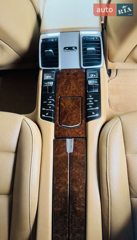 Фастбэк Porsche Panamera 2011 в Белогородке