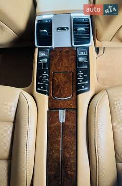 Фастбэк Porsche Panamera 2011 в 