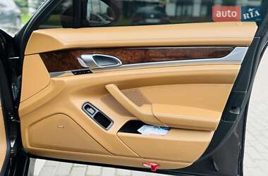 Фастбэк Porsche Panamera 2011 в 