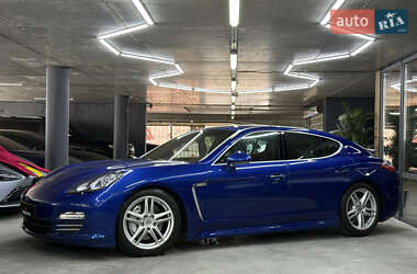 Фастбэк Porsche Panamera 2010 в 