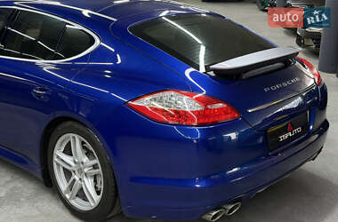 Фастбэк Porsche Panamera 2010 в 