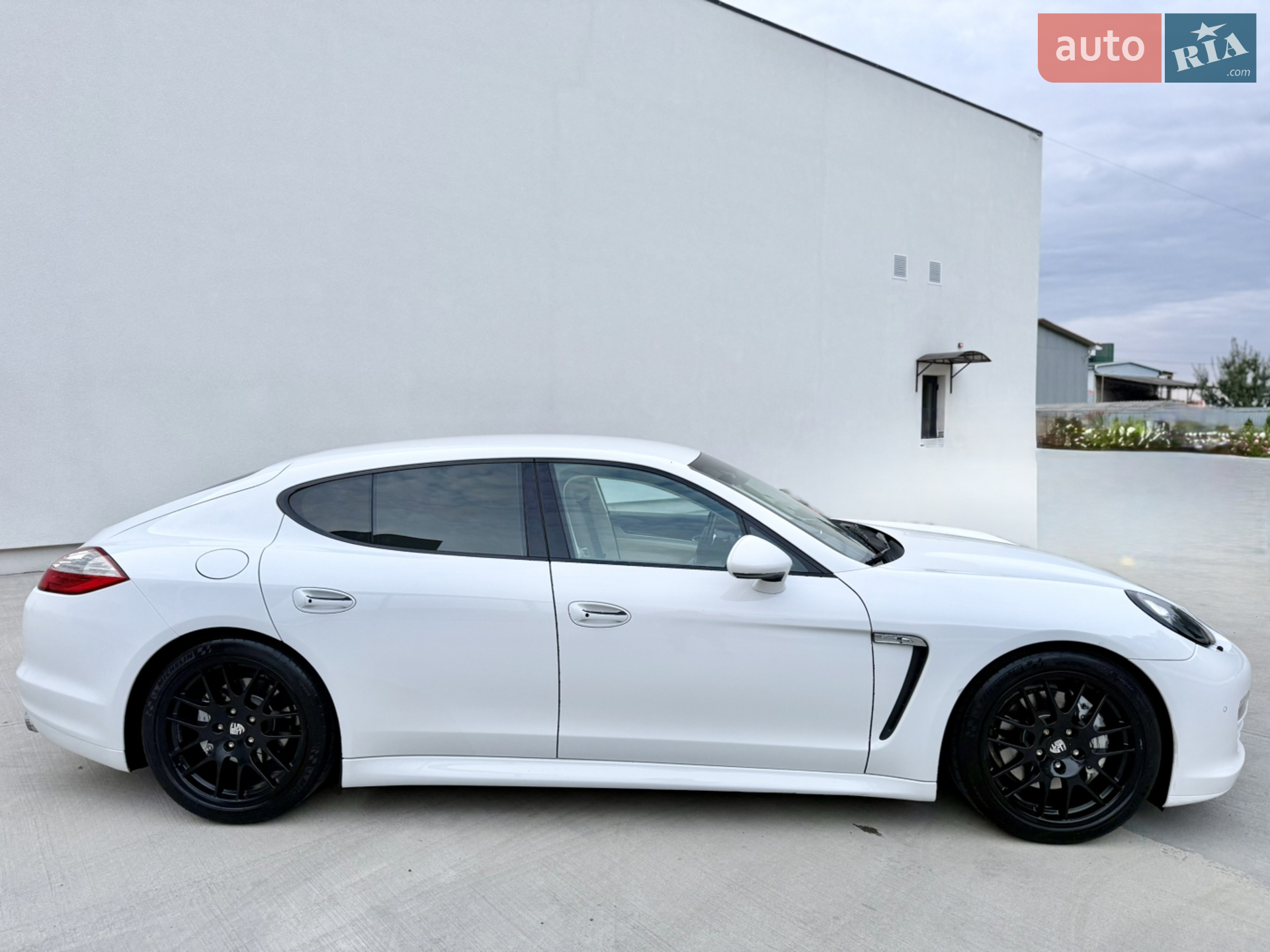 2011 Porsche Panamera - мініатюра 13