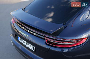 Фастбэк Porsche Panamera 2019 в 