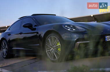 Фастбэк Porsche Panamera 2019 в 