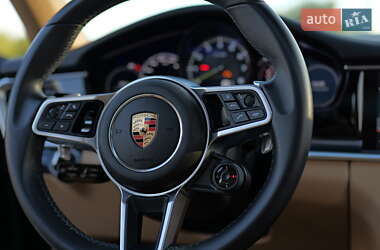Фастбэк Porsche Panamera 2019 в 