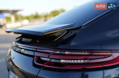 Фастбэк Porsche Panamera 2019 в 