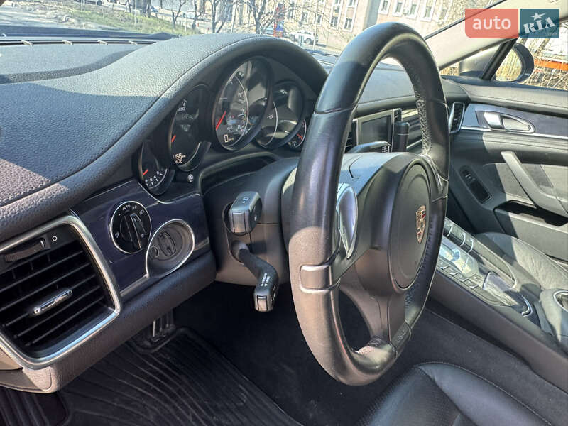 Фастбэк Porsche Panamera 2010 в Киеве