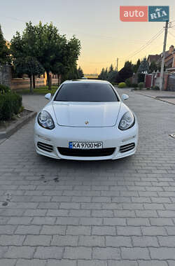 Фастбэк Porsche Panamera 2015 в 