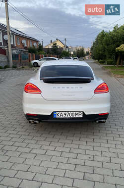 Фастбэк Porsche Panamera 2015 в 