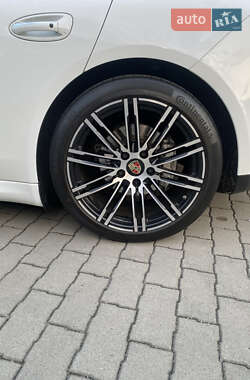 Фастбэк Porsche Panamera 2015 в 