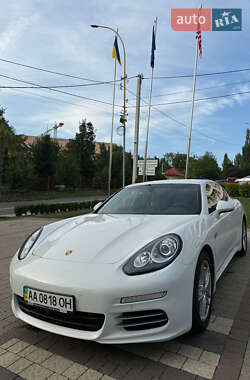 Фастбэк Porsche Panamera 2013 в Ужгороде