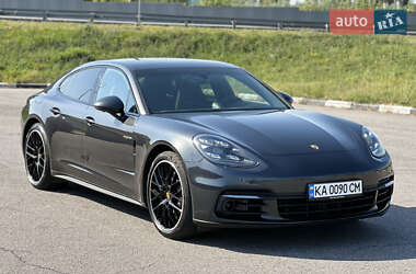 Фастбэк Porsche Panamera 2020 в 