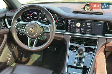 Фастбэк Porsche Panamera 2020 в 