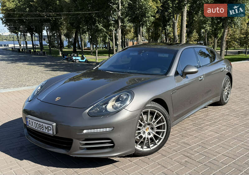 Фастбэк Porsche Panamera 2014 в 