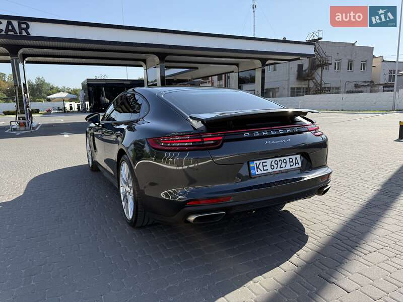 Фастбэк Porsche Panamera 2018 в Днепре