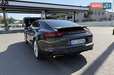 Фастбэк Porsche Panamera 2018 в 
