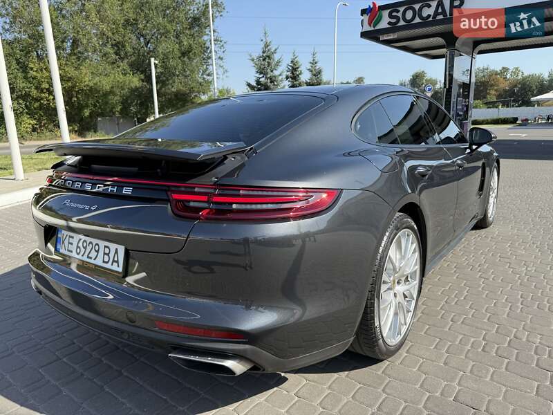 Фастбэк Porsche Panamera 2018 в Днепре