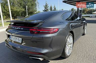 Фастбэк Porsche Panamera 2018 в 