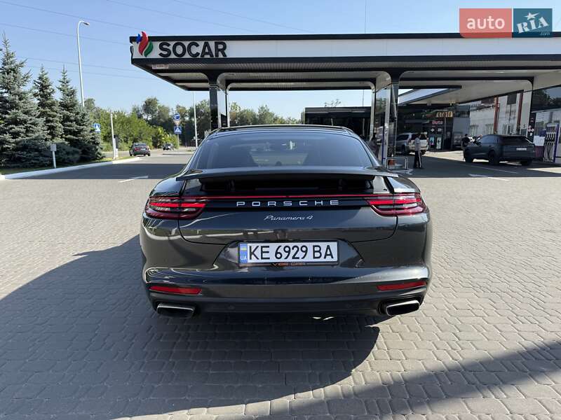 Фастбэк Porsche Panamera 2018 в Днепре