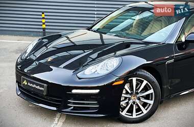 Фастбэк Porsche Panamera 2015 в 