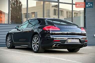 Фастбэк Porsche Panamera 2015 в 