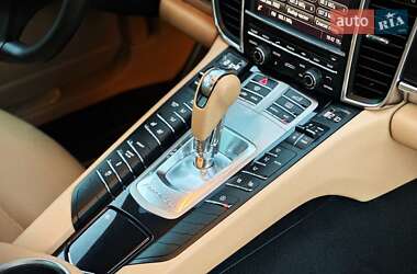 Фастбэк Porsche Panamera 2015 в 