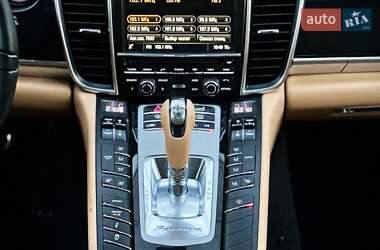 Фастбэк Porsche Panamera 2015 в 