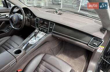 Фастбэк Porsche Panamera 2013 в 