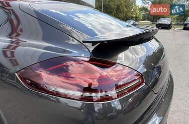 Фастбэк Porsche Panamera 2013 в 