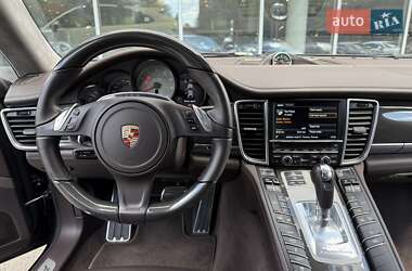 Фастбэк Porsche Panamera 2013 в 