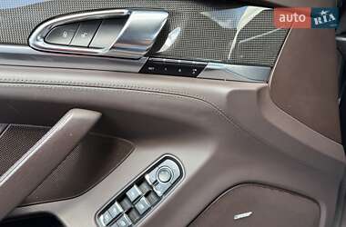 Фастбэк Porsche Panamera 2013 в 